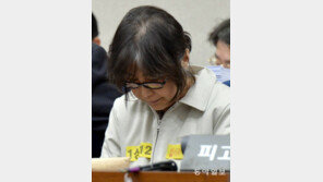 최순실, 첫 재판서 혐의 부인하자 방청석서 ‘탄식’…“억울한 건 국민” “떳떳한데 왜 고개 숙이나”