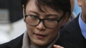 윤전추 행정관 “세월호 참사 당일 미용사 2명 靑출입…靑서 최순실 본 적 있어”