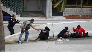 플로리다 공항서 총격, 용의자 바닥에 ‘大자’로 누워 있다가 순순히 체포