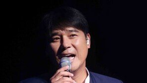 [연예 뉴스 스테이션] 임창정, 18세 연하와 결혼…5월 출산 예정