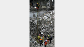 종로 건물 붕괴 매몰자 2명 모두 사망, 전문가 “공사 중 인부들이 왜 지하실에?” 