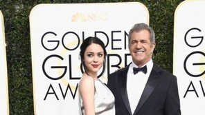 멜 깁슨, 34세 연하 임신 중 여자친구와 레드카펫…20대 홀린 비결은?