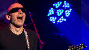 “SF, 내 음악의 모티브… 외계인 만나면 기타레슨 부탁”