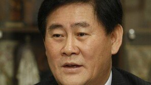 최경환 “혼자서라도 당에 남아 대통령 지키는 것이 신념”…탈당 거부