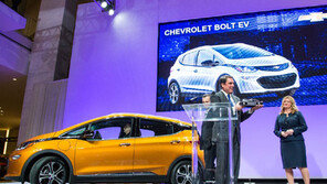 쉐보레 순수전기차 ‘볼트EV’…2017 북미 올해의 차에 선정