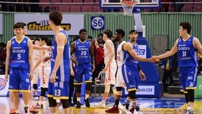 임동섭·라틀리프 투맨쇼…삼성, 잠실더비 웃다