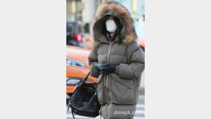 [동아포토]새해 첫 추위.. 출근길 '꽁꽁'