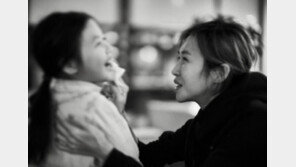 SNS 재개 윤혜진, 딸과 근황 공개 “너만 웃어준다면”…그런데 엄태웅은?