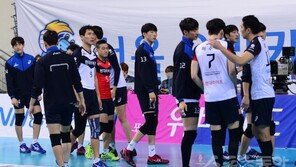 현대캐피탈 대위기, 왼쪽날개 뇌관 터졌다