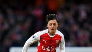 [인조이 EPL] 돈보다 의리? 웽거 감독 잔류 조건 내건 외질