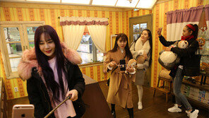 관광 대목 中춘제 2주 앞 “자유여행객 싼커 잡아라”… 면세점들, 너도나도 ‘왕훙 마케팅’