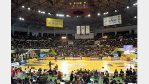 [WKBL 올스타전] ④ 푸짐한 경품 : 하프라인 슛 이벤트 ‘100만원을 잡아라’