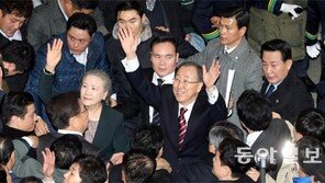 반기문 “패권 청산”…  문재인도 기득권 세력으로 몰아 대선판 흔들기