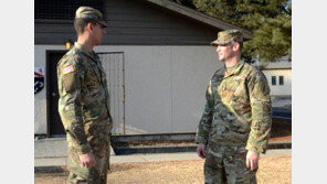 한국서 한 부대 전우로 다시 만난 미군 父子