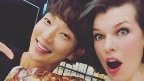 “This is crazy”…밀라 요보비치, 이준기가 준 족발 선물 인증