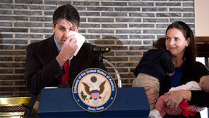 ‘세준이 아빠’ 작별의 눈물…마크 리퍼트 美대사 이임회견