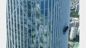 헉! 유리창 4만장 닦는데 21일