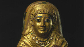 [이집트 보물展]여성 미라 덮개 (1세기·로마시대)