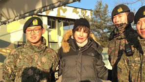 한파에 DMZ 찾은 요보비치의 한국사랑