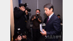 신문선 낙선에…축구팬 “공약 현실성 없어” VS “권오갑, 선거 부정” 갑론을박