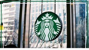 [카드뉴스]스타벅스에 줄서는 이유? 색다른 다이어리 받으러!