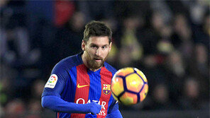 메시 또 이적설… “이적료 역대 최고 1422억 이를듯”