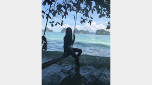 ‘불혹 잊은 몸매’…김사랑, 시선강탈 각선미 