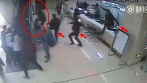 영화같은 등기소 창구직원의 구조 솜씨, 전직 알고보니…(영상)