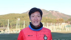 의젓해진 김진규 “자유 지키되, 품위 잃지 말자”