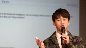 [新 명인열전]양복에 구두 신고 100km 질주… “울트라마라톤은 편견 깨는 무대죠”