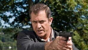 ‘환갑’ 멜 깁슨, 아홉 아이 아빠 됐다…34세 연하 애인 득남  