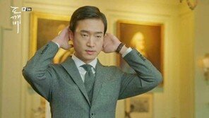 도깨비 ‘김비서’ 조우진 알고보니 ‘내부자들’서 이병헌 손 자르는 ‘악날한 비서’