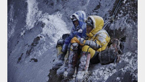 [동아일보 설 특집]동료 시신 찾으러 에베레스트로… 산악인 엄홍길 대장의 실화 