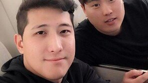 ‘출국’ 류현진-황재균 인증샷…“Going to LA and going to SF”
