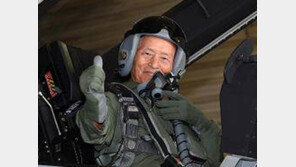 김두만 前 공참총장 “6·25때 훈련기에 폭탄 싣고 작전 나가”