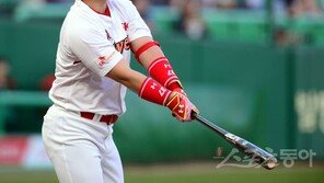 SK ‘예비 FA’ 정의윤, 연봉 3억원 찍기까지