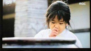 ‘역적’ 채수빈, 본방사수 인증샷…“귀요미 길동이”