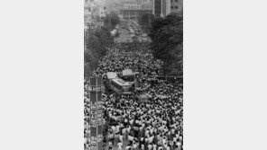 김윤석·하정우·강동원·김태리 합류 ‘1987’, 박종철 고문치사-6월항쟁 그려