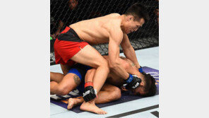 日 UFC 팬 “정찬성 더 진화…도망간 카와지리와 차원 달라”