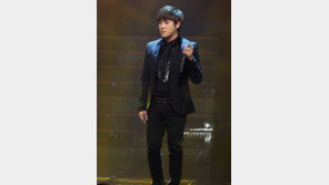 디셈버 윤혁, 무면허 운전 적발되자 친형 주민번호를?…“정말 실망” “돌아다니는 폭탄”