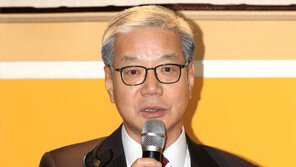 황영기 “증권사들 기울어진 운동장 탓 경쟁 어려워”