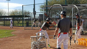 [런다운] kt 이대형의 침대타법, “또 봐도 신기해”