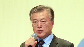 문재인, 손학규+국민의당 통합에 “우리 당과 통합될 국민의당”