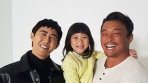 “사랑아, 성훈이 형 잘 부탁해요”…광희, 추성훈·사랑 부녀와 ‘찰칵’