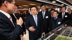 호남 찾고 대규모 규제개혁토론회… 보폭 커지는 황교안