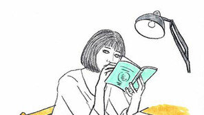 [책의 향기/잔향]세탁기 위 역사책