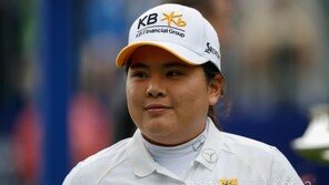 박인비, KB금융그룹과 2년 재계약