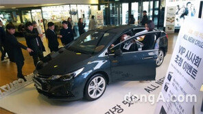 한국GM, 전국 CGV서 쉐보레 ‘올 뉴 크루즈’ 전시