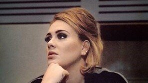 ‘2017 그래미어워드’ 아델, 故 조지 마이클 추모 무대 중단 뒤 “예의 아냐”