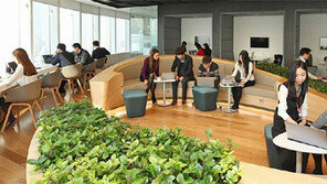 신동빈 “애견 데리고 올 정도로 자유로운 사무실 만들라”